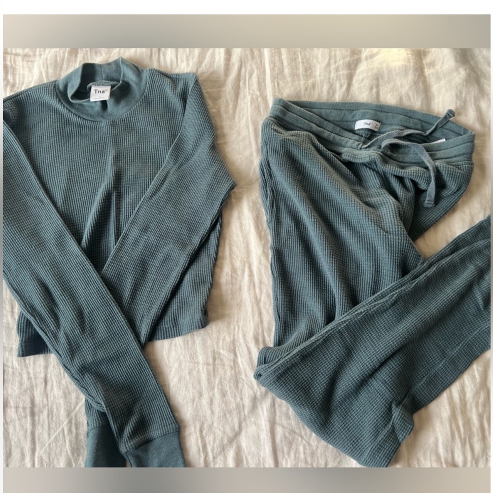 Aritzia waffle set
